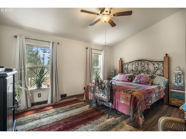 15730 JACKPINE Rd, La Pine, OR 97739