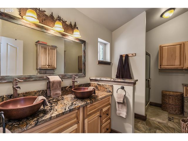 15730 JACKPINE Rd, La Pine, OR 97739