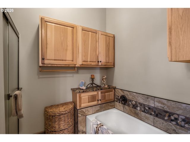 15730 JACKPINE Rd, La Pine, OR 97739
