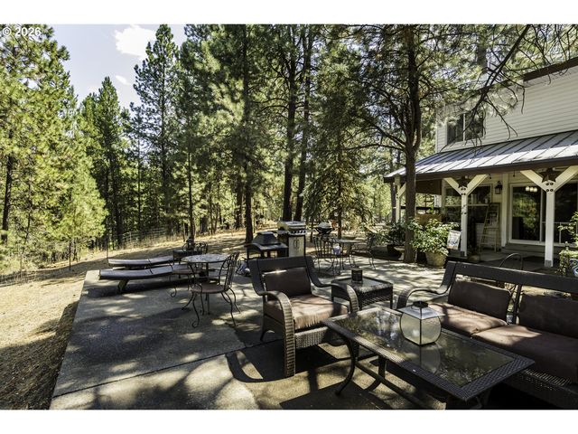 15730 JACKPINE Rd, La Pine, OR 97739