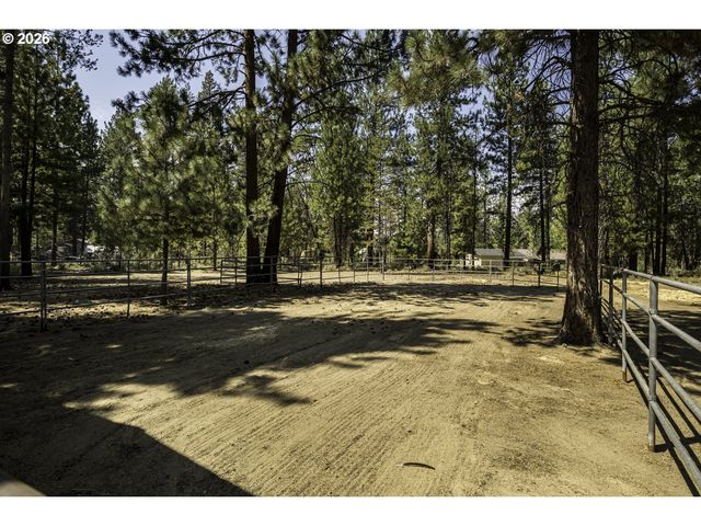 15730 JACKPINE Rd, La Pine, OR 97739