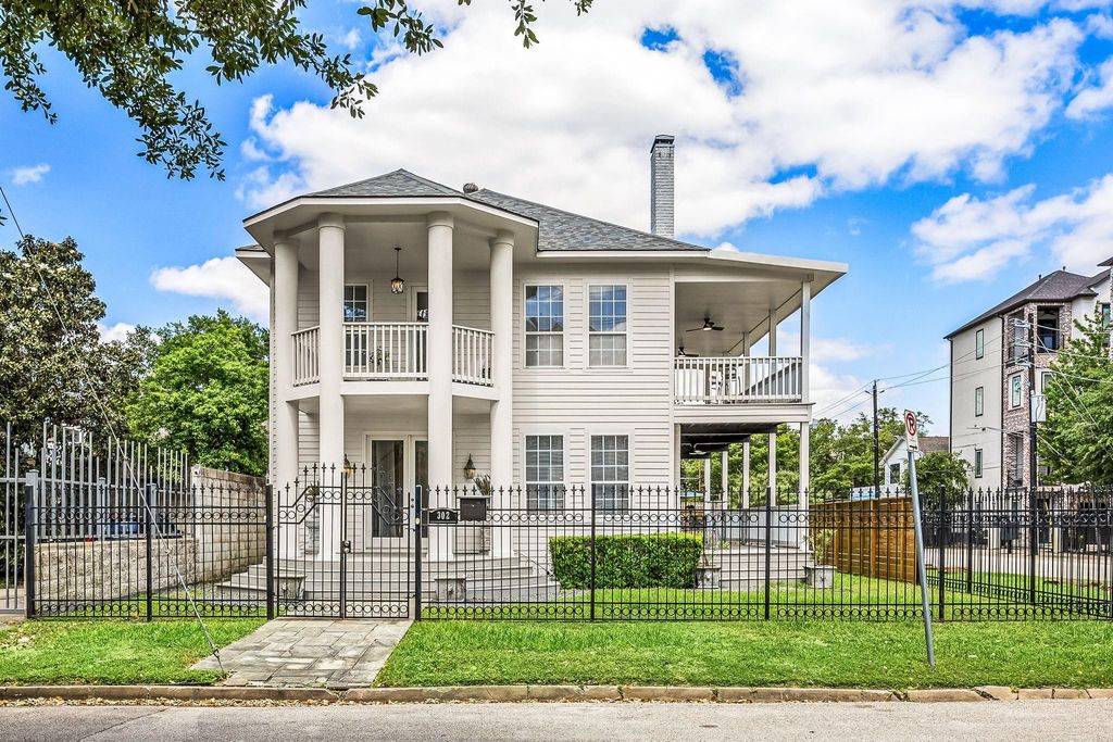 302 W Drew Street, Houston, TX 77006