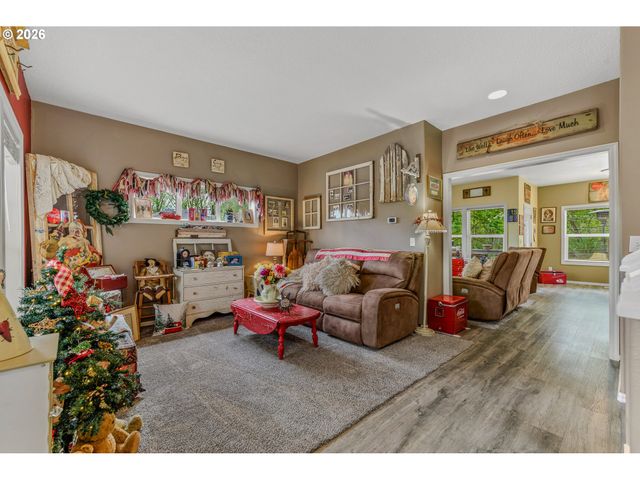 17377 WAKE ROBIN Cir, Oregon City, OR 97045