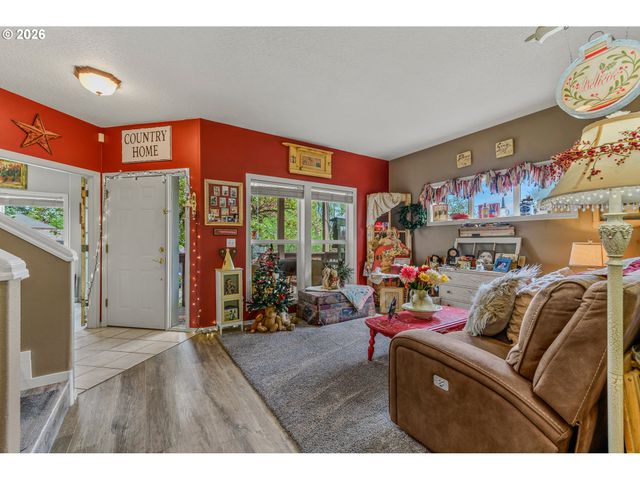 17377 WAKE ROBIN Cir, Oregon City, OR 97045