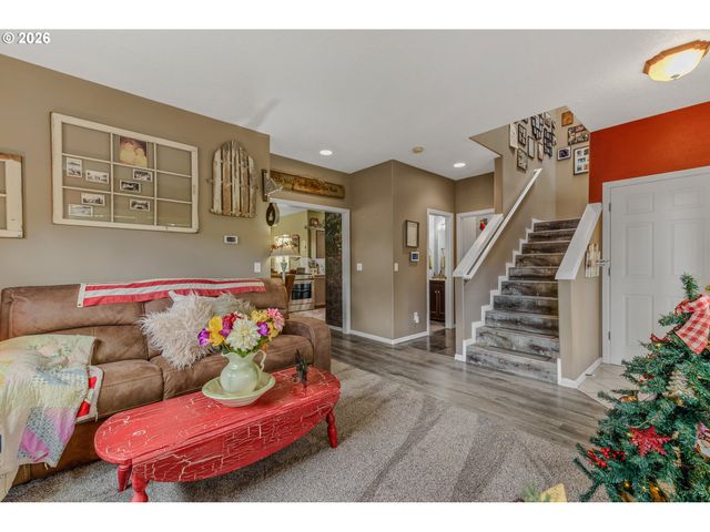 17377 WAKE ROBIN Cir, Oregon City, OR 97045