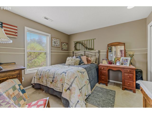17377 WAKE ROBIN Cir, Oregon City, OR 97045