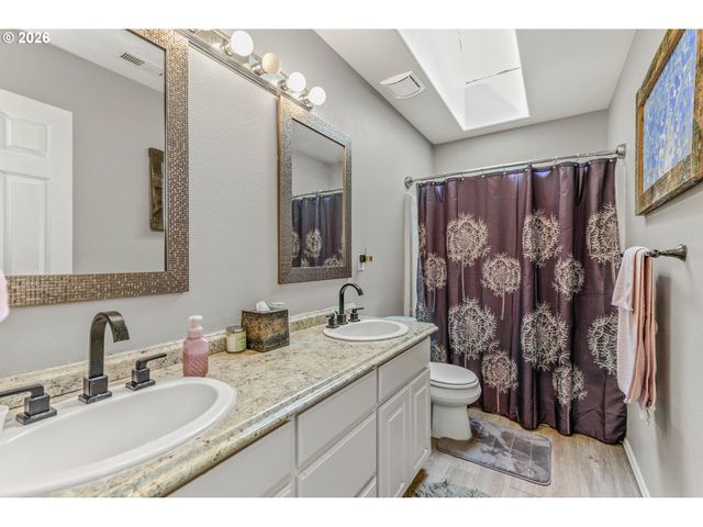 17377 WAKE ROBIN Cir, Oregon City, OR 97045