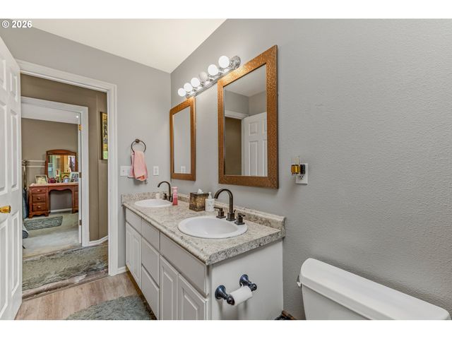 17377 WAKE ROBIN Cir, Oregon City, OR 97045