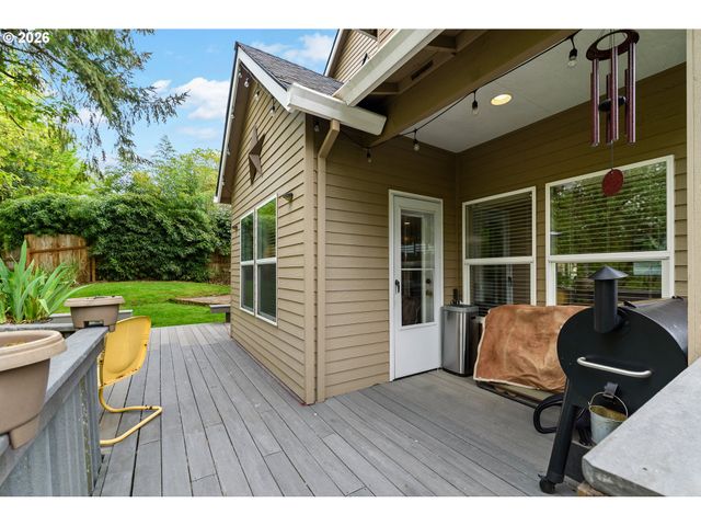 17377 WAKE ROBIN Cir, Oregon City, OR 97045