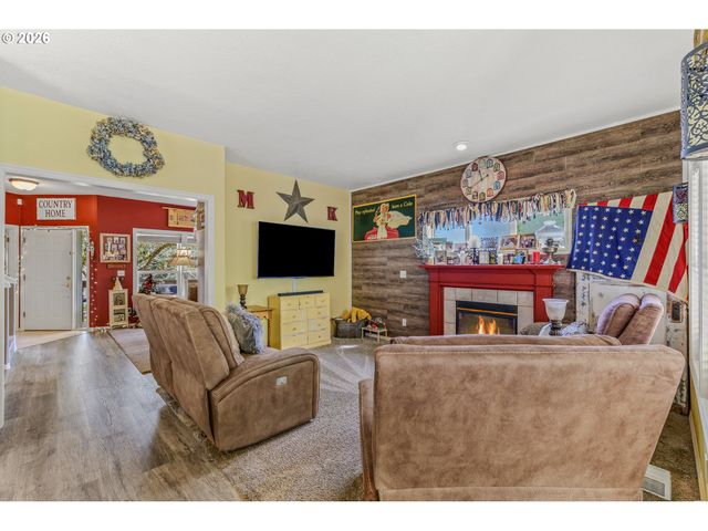 17377 WAKE ROBIN Cir, Oregon City, OR 97045