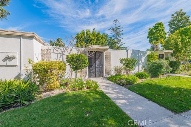 319 Avenida Carmel B, Laguna Woods, CA 92637