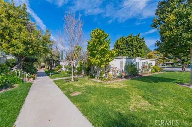 319 Avenida Carmel B, Laguna Woods, CA 92637