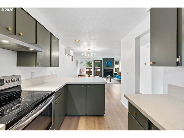 15120 Sw BARLOW Ct, Beaverton, OR 97007