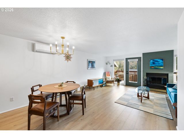 15120 Sw BARLOW Ct, Beaverton, OR 97007