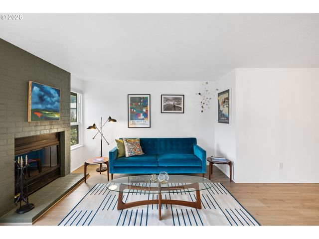 15120 Sw BARLOW Ct, Beaverton, OR 97007