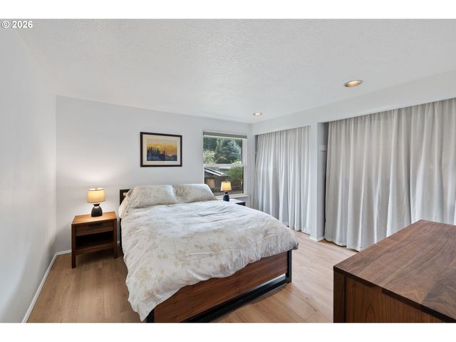 15120 Sw BARLOW Ct, Beaverton, OR 97007