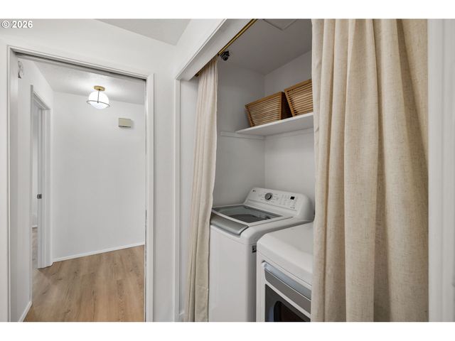 15120 Sw BARLOW Ct, Beaverton, OR 97007