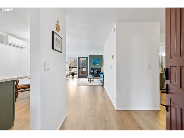 15120 Sw BARLOW Ct, Beaverton, OR 97007