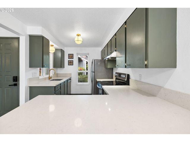 15120 Sw BARLOW Ct, Beaverton, OR 97007