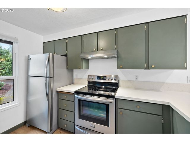 15120 Sw BARLOW Ct, Beaverton, OR 97007