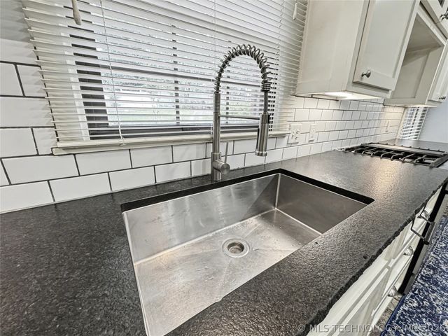 425 E Seneca Street, Tahlequah, OK 74464