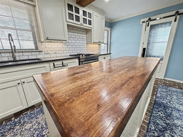 425 E Seneca Street, Tahlequah, OK 74464