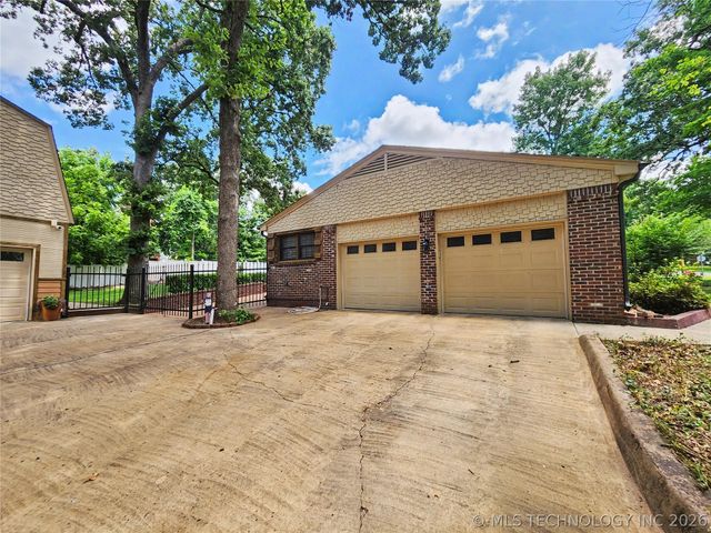 425 E Seneca Street, Tahlequah, OK 74464