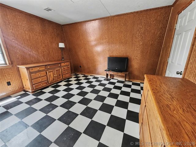 425 E Seneca Street, Tahlequah, OK 74464