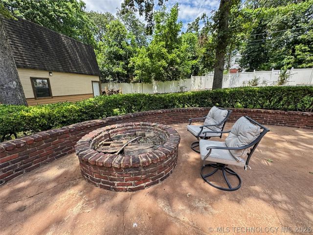 425 E Seneca Street, Tahlequah, OK 74464