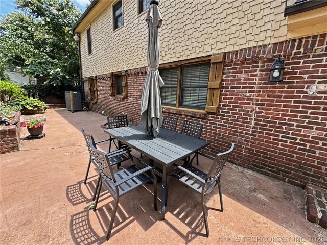 425 E Seneca Street, Tahlequah, OK 74464