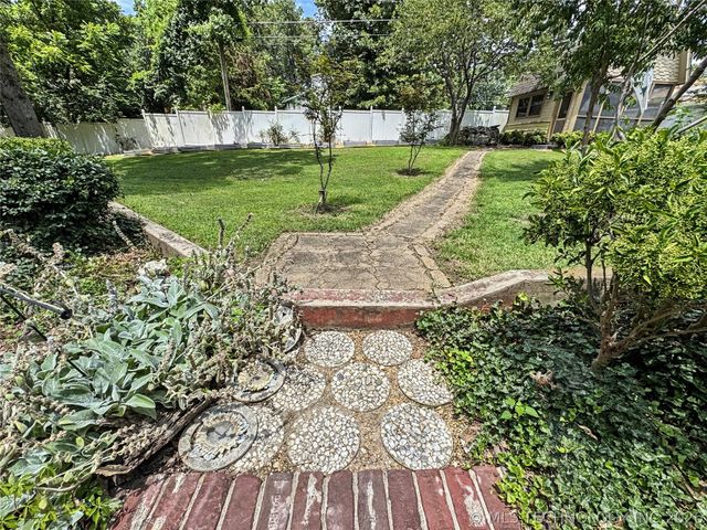 425 E Seneca Street, Tahlequah, OK 74464