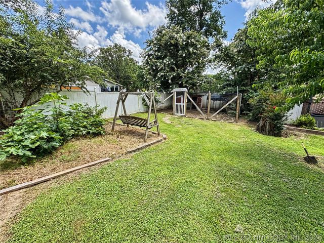 425 E Seneca Street, Tahlequah, OK 74464