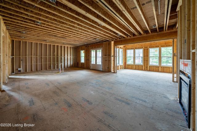 3118 Littlecote Ln, Louisville, KY 40245