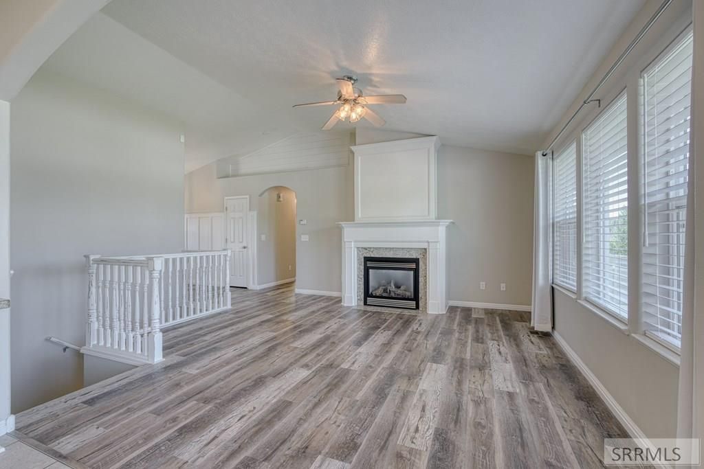 Image 10 of property listing at 2488 S Fieldstone Drive, Ammon, ID 83401
