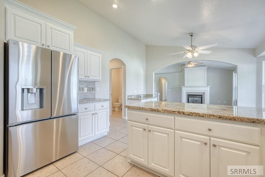 Image 17 of property listing at 2488 S Fieldstone Drive, Ammon, ID 83401