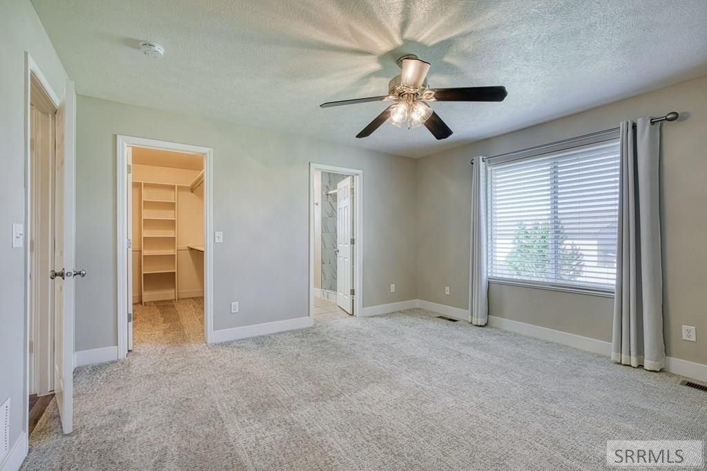 Image 23 of property listing at 2488 S Fieldstone Drive, Ammon, ID 83401