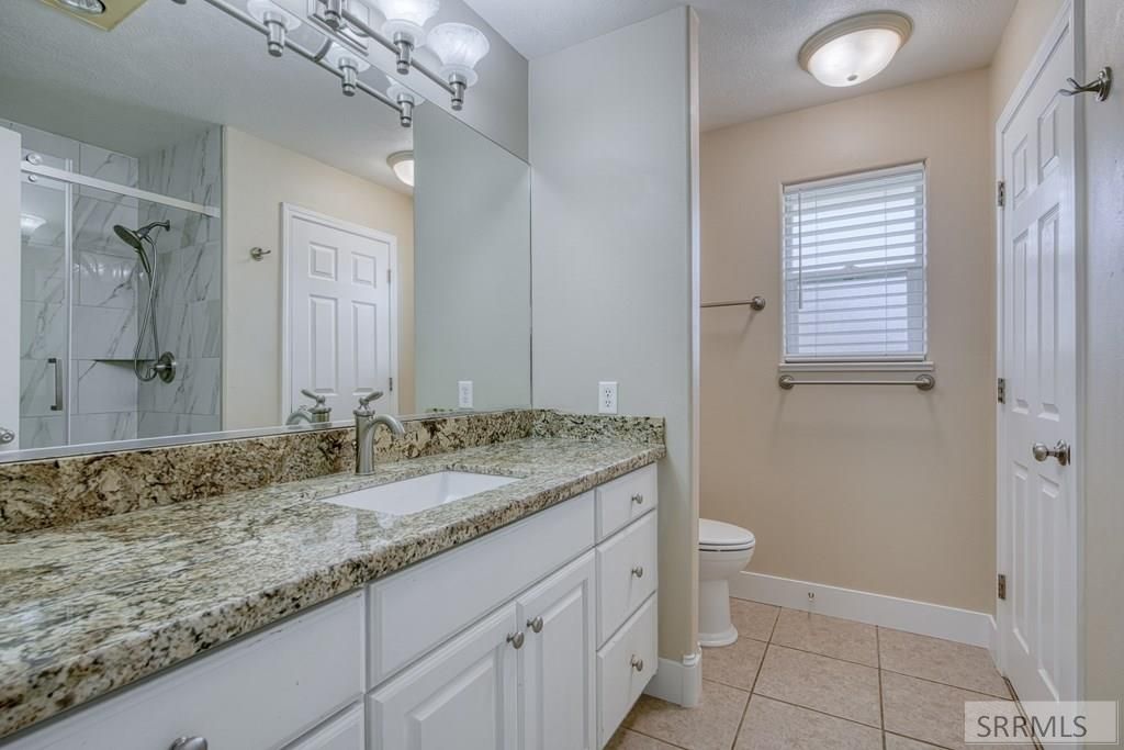 Image 24 of property listing at 2488 S Fieldstone Drive, Ammon, ID 83401