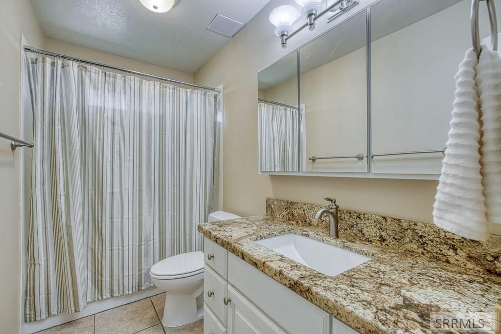 Image 31 of property listing at 2488 S Fieldstone Drive, Ammon, ID 83401