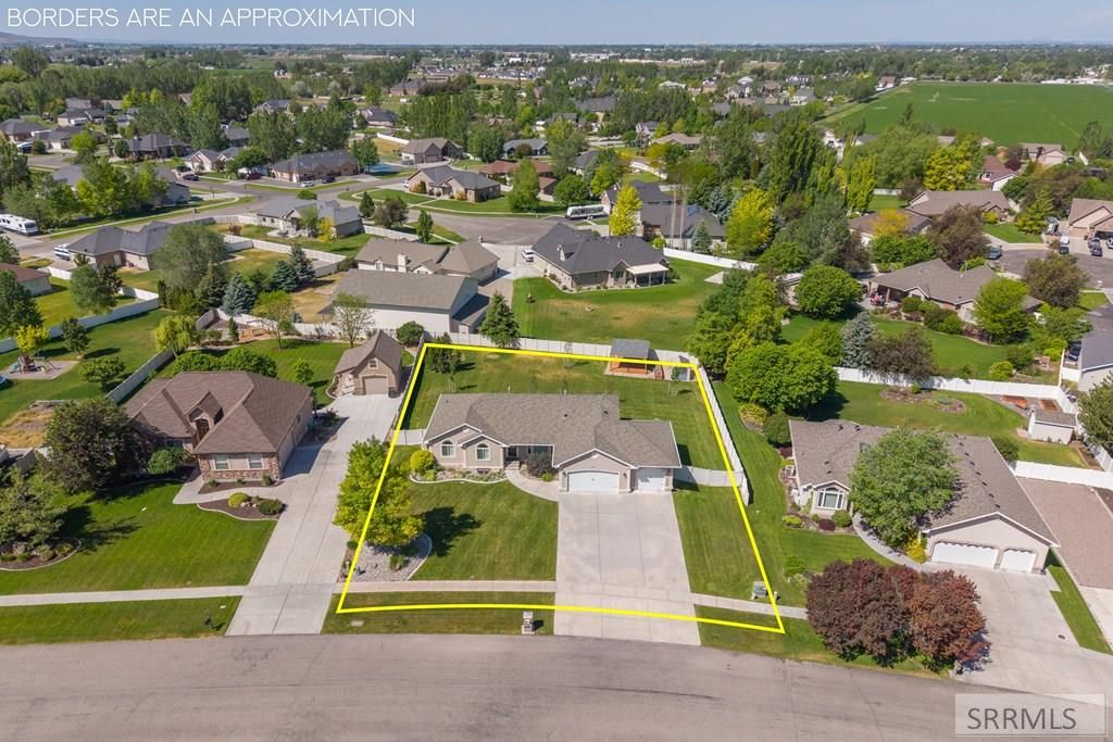 Image 4 of property listing at 2488 S Fieldstone Drive, Ammon, ID 83401