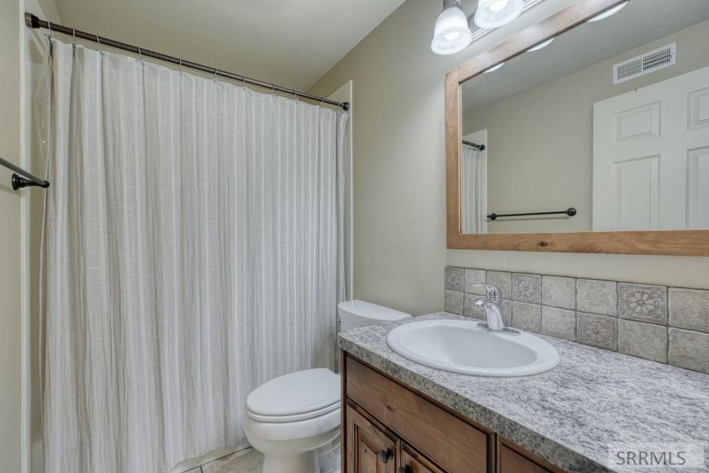 Image 46 of property listing at 2488 S Fieldstone Drive, Ammon, ID 83401
