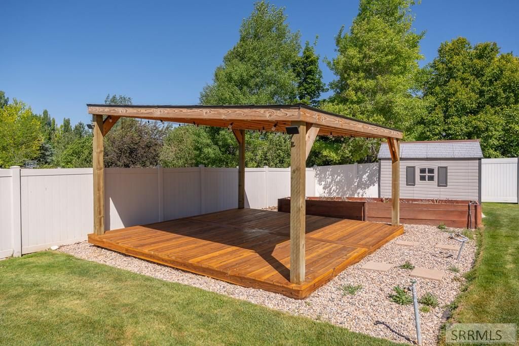 Image 59 of property listing at 2488 S Fieldstone Drive, Ammon, ID 83401