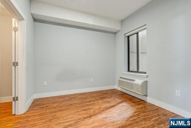 424 Whiton Street 301, Jersey City, NJ 07304