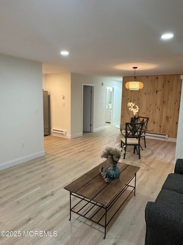 169 Amberly Drive B, Manalapan, NJ 07726