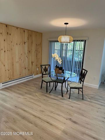 169 Amberly Drive B, Manalapan, NJ 07726