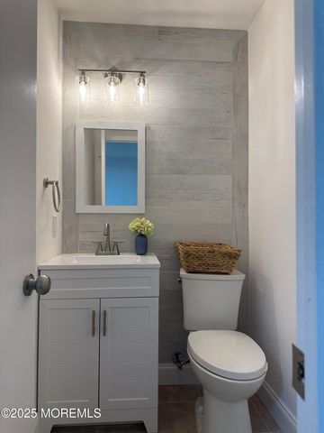 169 Amberly Drive B, Manalapan, NJ 07726