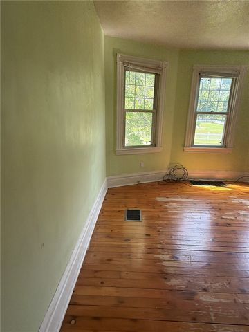 46 Elwyn Ave, Collier Twp, PA 15106