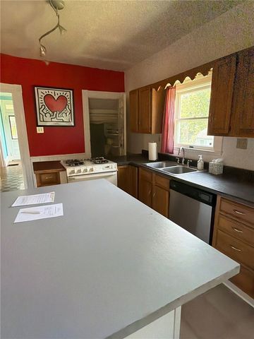 46 Elwyn Ave, Collier Twp, PA 15106