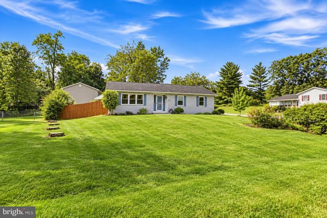 275 EVANS RUN DR, Martinsburg, WV 25405