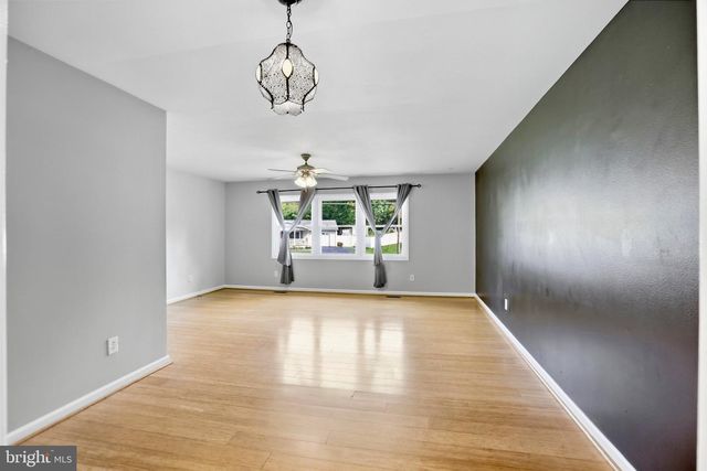 275 EVANS RUN DR, Martinsburg, WV 25405