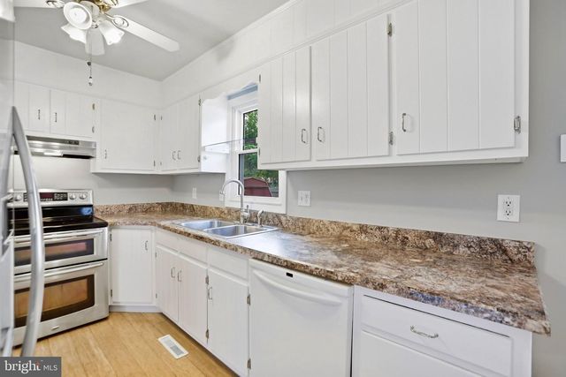 275 EVANS RUN DR, Martinsburg, WV 25405